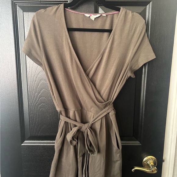 ‼️Price Drop‼️End of Summer Sale‼️ Boden Army Green Romper - Picture 1 of 4